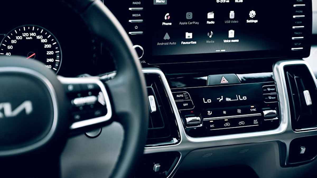 CarlinKit 5.0 Wireless Adapter Review: The Daily CarPlay & Android Auto Upgrade USA Drivers Need in 2024 - Product Review