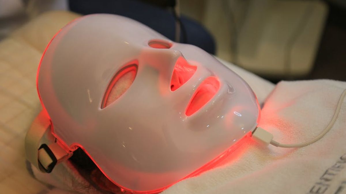 LumiGlow LED Therapy Mask Review USA: My Honest Results After 30 Days for Acne & Anti-Aging Skin - Product Review