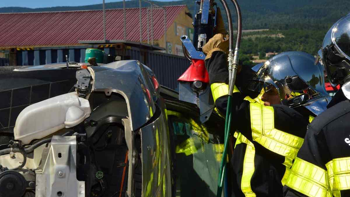 Top-Rated Winter Automotive Safety Gadgets & Emergency Tools in USA (2026) - Product Review