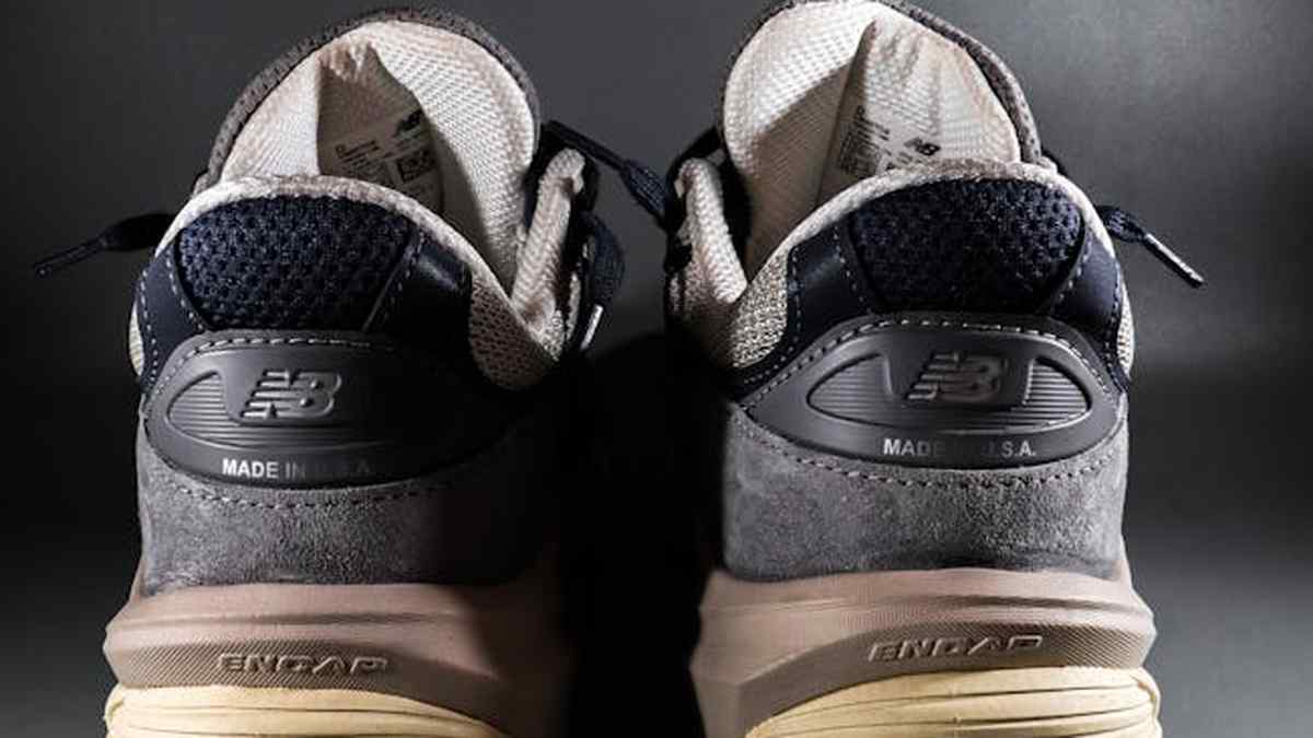 Allbirds Tree Dasher vs. Rothy's The Point: Which Is The Most Comfortable Walking Shoe For USA Commuters? - Product Review