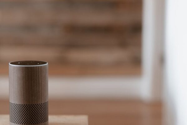 Amazon Echo Show 8 (3rd Gen) vs. Google Nest Hub (2nd Gen): Best Smart Display for US Smart Home Automation? - Product Review