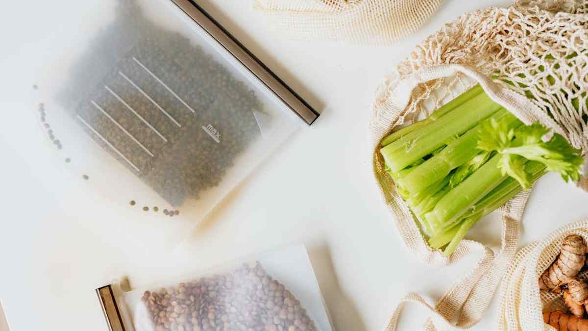 Amazon Viral: My Honest Review of the Zip Top Reusable Silicone Food Bags for Your USA Kitchen. - Product Review