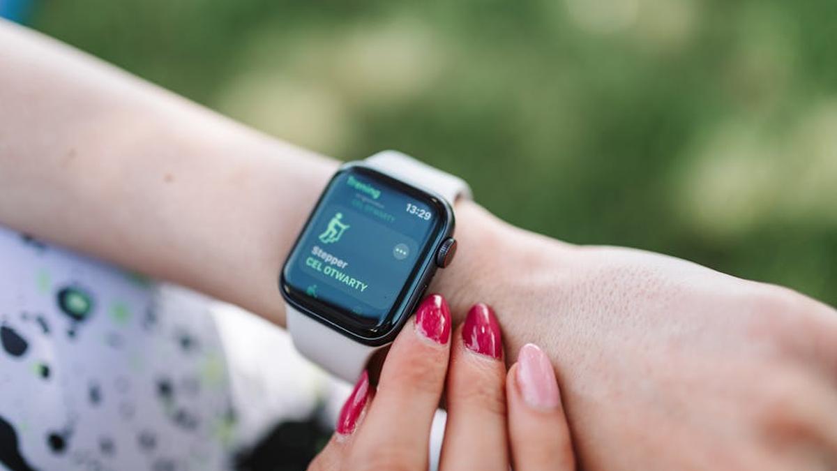 Apple AirTag vs. Tile Pro Tracker: The Best Small Gift for Losing Less: A US Location Tracker Comparison - Product Review