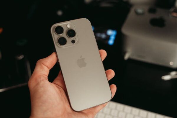 Arlo Pro 4 Spotlight Camera Review: Wireless Security Solves Outdoor Blind Spots for USA Homes - Product Review