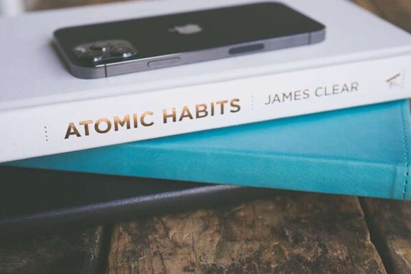 Atomic Habits Book Review: Is James Clear's Bestseller Worth Your Time for Lasting Change in the USA? - Product Review