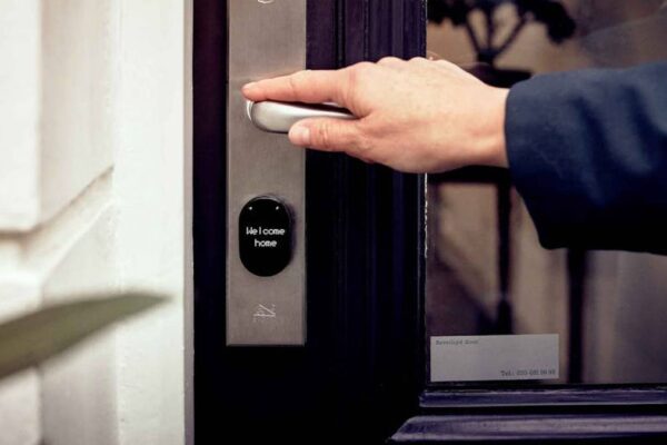 August Wi-Fi Smart Lock vs. Schlage Encode: Which Smart Lock Offers Superior Security & Convenience for USA Homes? - Product Review