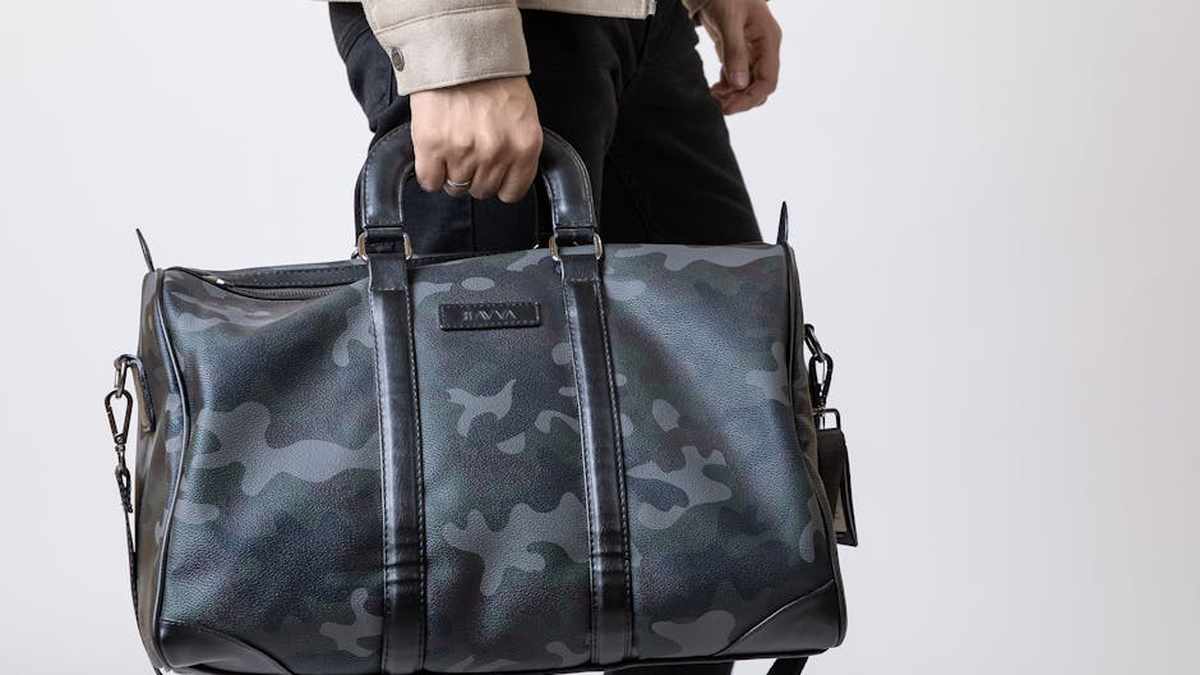 Away Carry-On vs. Monos Carry-On: Which Smart Luggage Best Survives USA Travel Demands? - Product Review