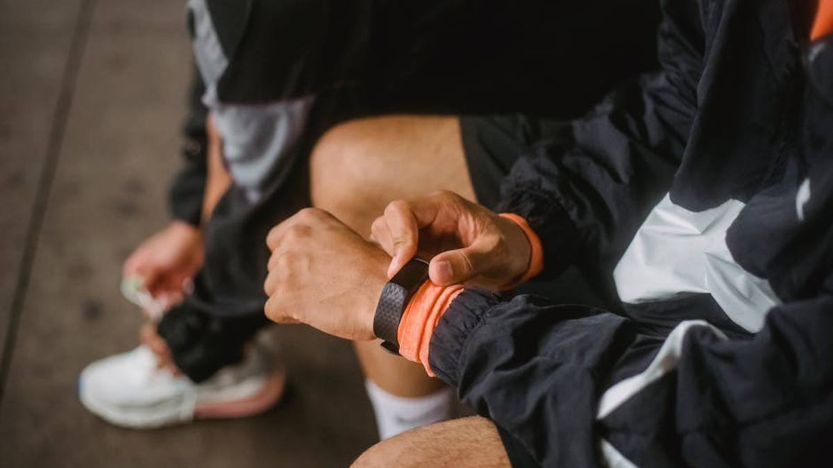 Best Luxury Smartwatches for Advanced Health Tracking (ECG, GPS, SpO2) in USA (2026) - Product Review