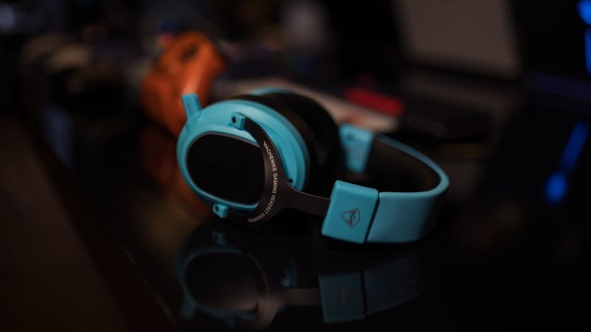 Best Noise-Cancelling Wireless Gaming Headsets for PC & Console in USA (2026) - Product Review