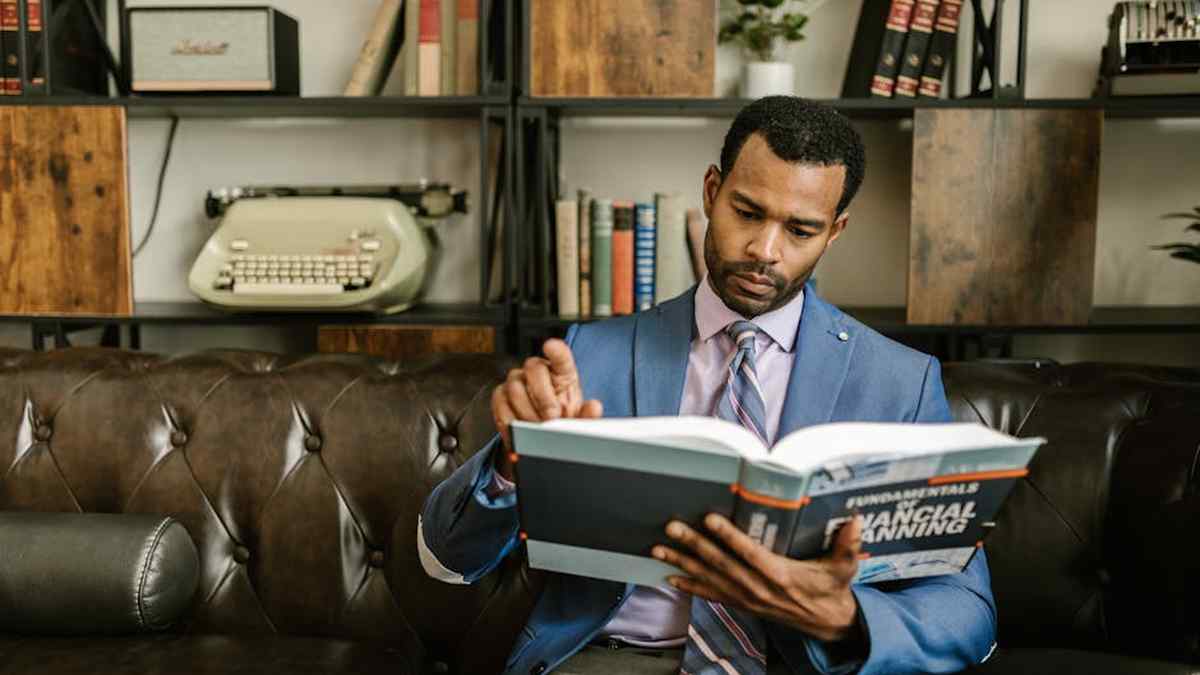 Best Personal Finance Books for Young Professionals in USA (2026) - Product Review