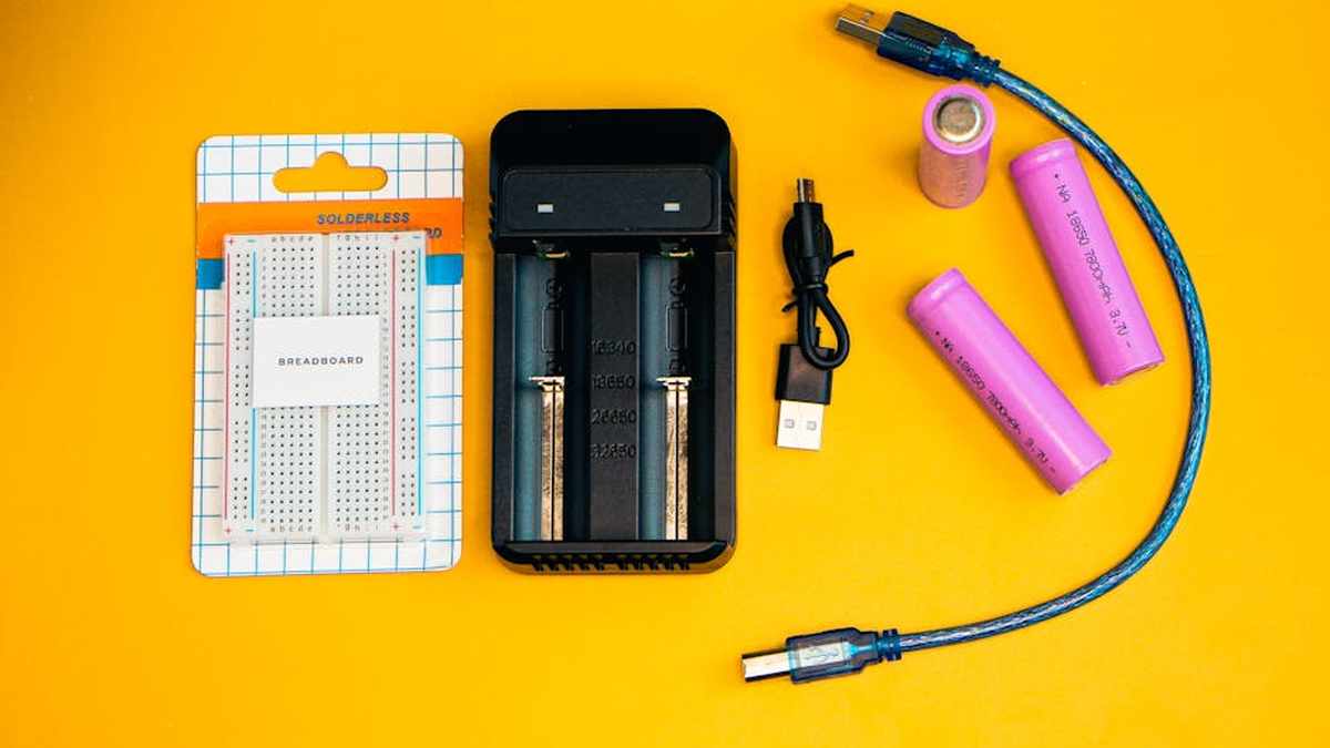 Best Portable Lithium Jump Starters for SUVs & Trucks in USA (2026) - Product Review