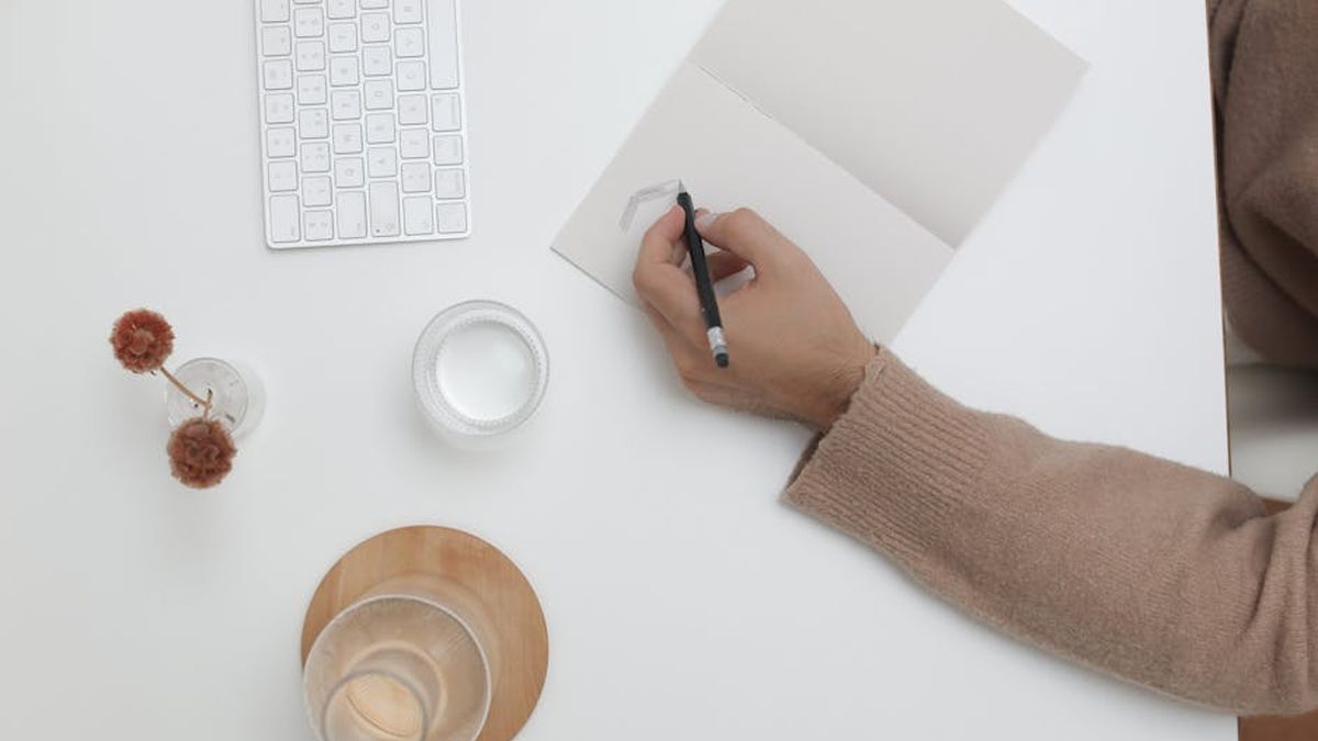 Best Quick-Drying Gel Pens for Left-Handed Writers USA (2026) - Product Review