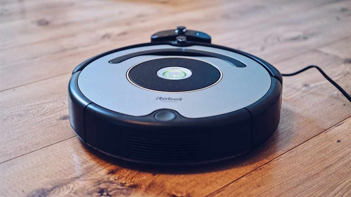 Best Robot Vacuums for Pet Hair & Hardwood Floors in USA (2026) - Product Review
