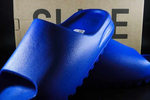 Best Slip-Resistant Footwear for Restaurant and Healthcare Workers in USA (2026) - Product Review