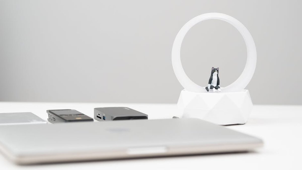 Best Smart Desk Organizers with Integrated Wireless Charging in USA (2026) - Product Review