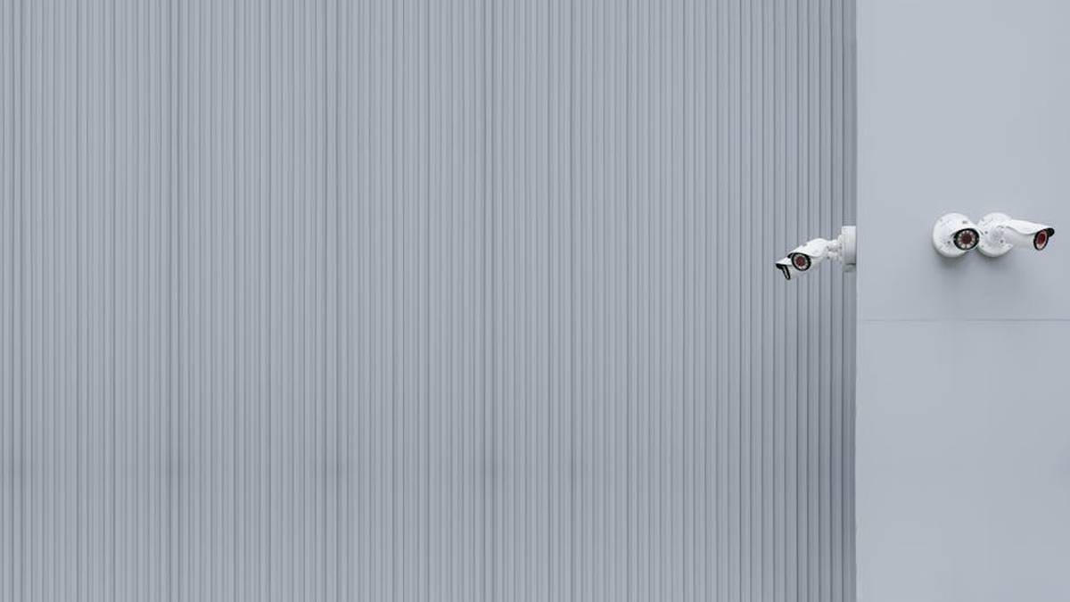 Best Tech-Friendly Anti-Theft Backpacks for Urban Commuters in USA (2026) - Product Review