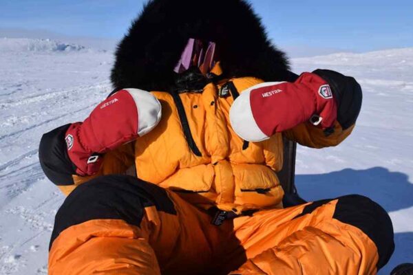 Best Touchscreen-Compatible Winter Gloves for Extreme Cold in USA (2026) - Product Review