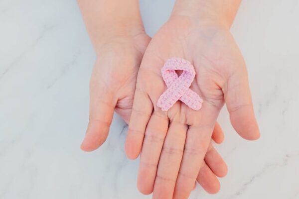 Best Wearable Breast Pumps for On-the-Go Moms in USA (2026) - Product Review