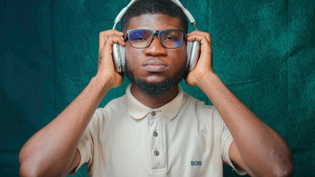 Bose QuietComfort Ultra Headphones Review: The Ultimate Sound Experience for USA Commuters? - Product Review