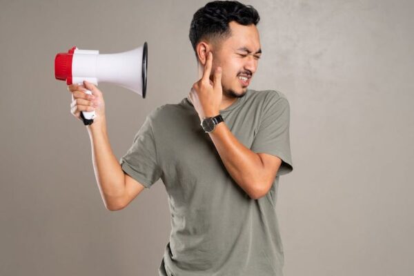 Bose QuietComfort Ultra vs. Sony WH-1000XM5: Solving Your Noise Problem for USA Commutes & Ultimate Focus - Product Review