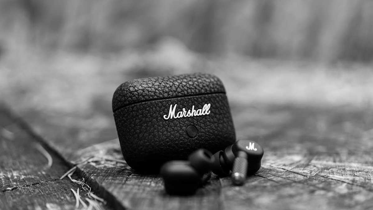 Bose QuietComfort Ultra vs. Sony WH-1000XM5: Which Premium Noise-Cancelling Headphones Should USA Buyers Choose in 2024? - Product Review