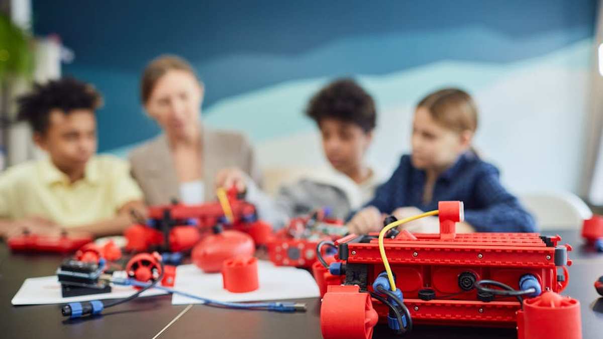 Botley 2.0 vs. Code & Go Robot Mouse: Which Beginner Coding Robot Wins for USA Kids' STEM Learning? - Product Review