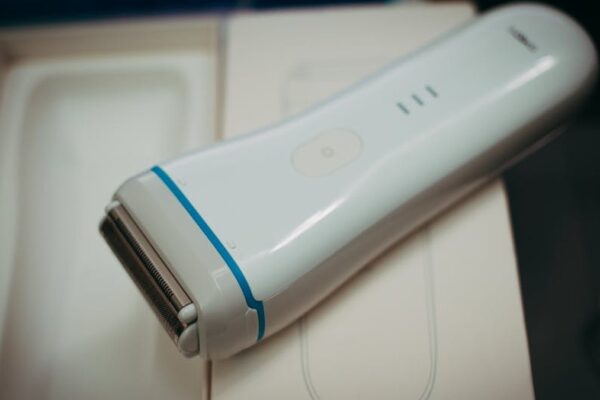 Braun Series 7 vs. Philips Norelco Shaver 7700: Which Electric Shaver Offers the Best Close Shave for USA Men? - Product Review