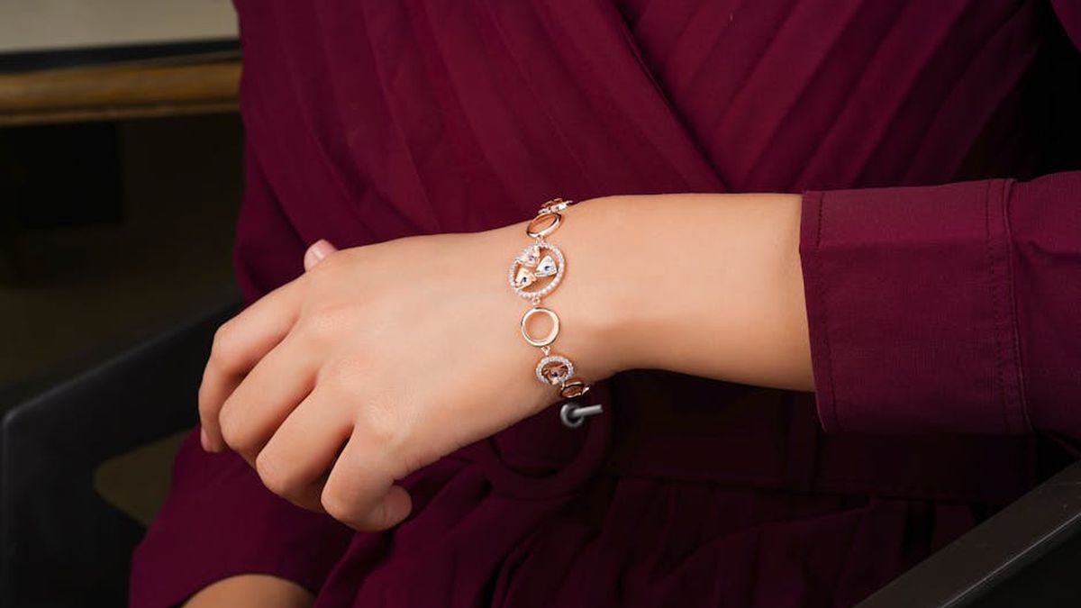 Cartier Juste un Clou Bracelet Review: The Ultimate Minimalist Luxury Jewelry Piece for USA Shoppers - Product Review