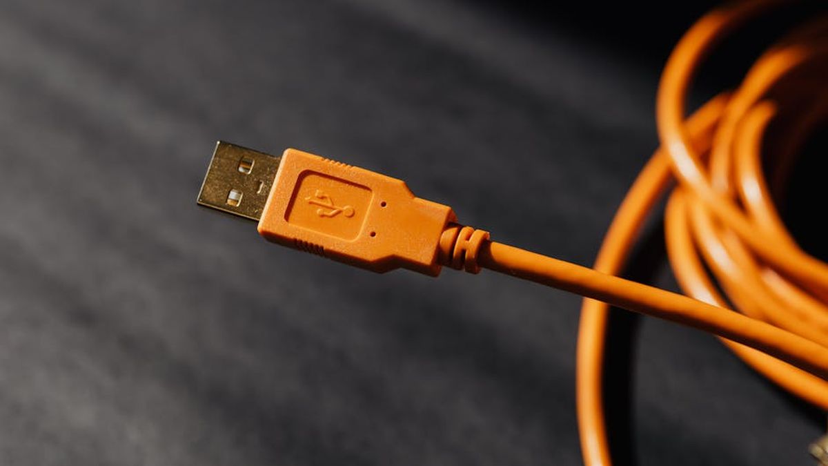 Crystal-Clear Comms Guaranteed? HyperMic Solo USB Review for US Twitch Streamers - Product Review