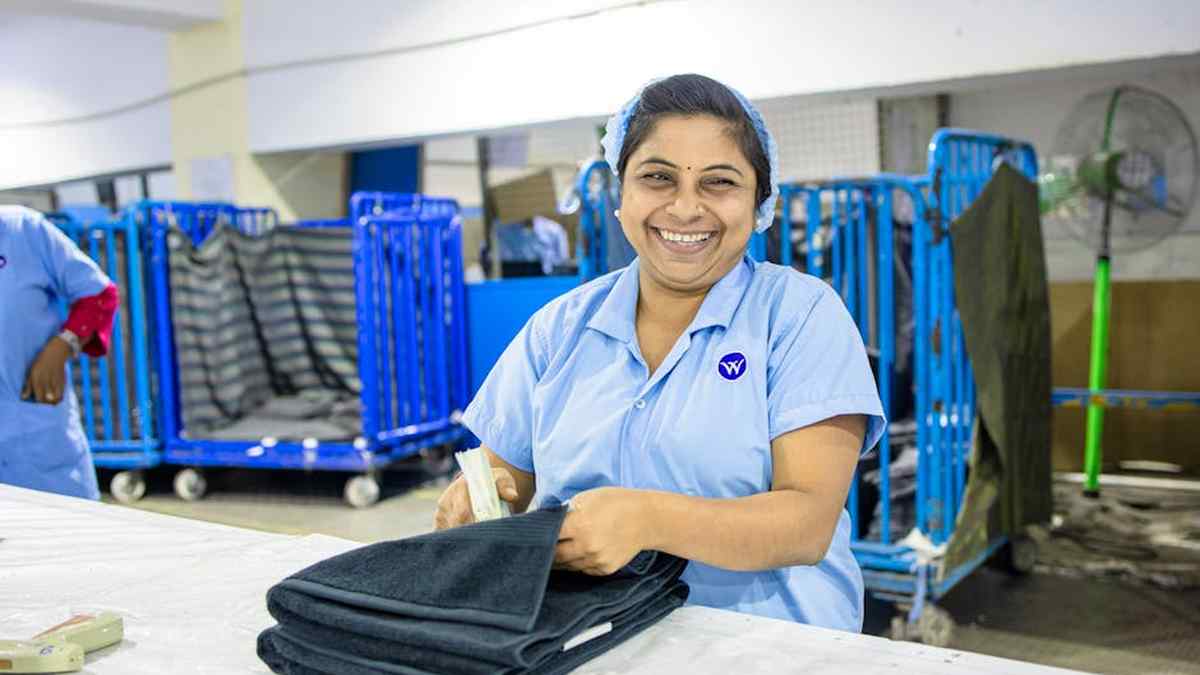 DeskGenius Smart Modular Organizer Review: Conquering Clutter for US Hybrid Workers (Worth The Upgrade?) - Product Review