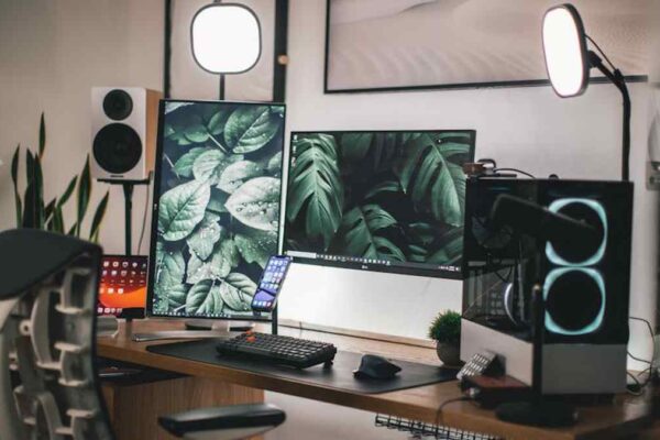 Elgato Stream Deck MK.2 vs Loupedeck Live: Which Daily Stream Controller Is Better for US Creators and Gamers? - Product Review