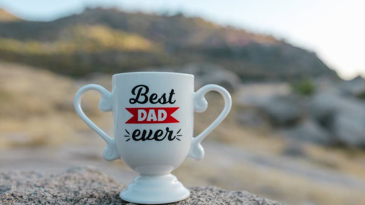 Ember Mug 2 vs. Vsitoo Smart Mug: Which Smart Coffee Warmer is the Best Lifestyle Upgrade Gift for Americans? - Product Review