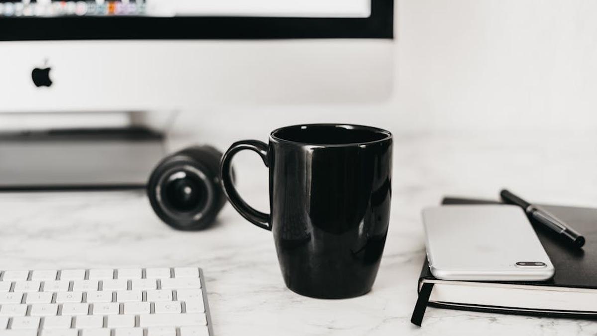 Ember Smart Mug 2 Review: Is This Heated Coffee Mug Worth the Splurge for USA Professionals? - Product Review