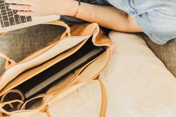 Everlane The Modern Leather Tote Review: My Honest Thoughts on the USA's Perfect Everyday Work Bag - Product Review