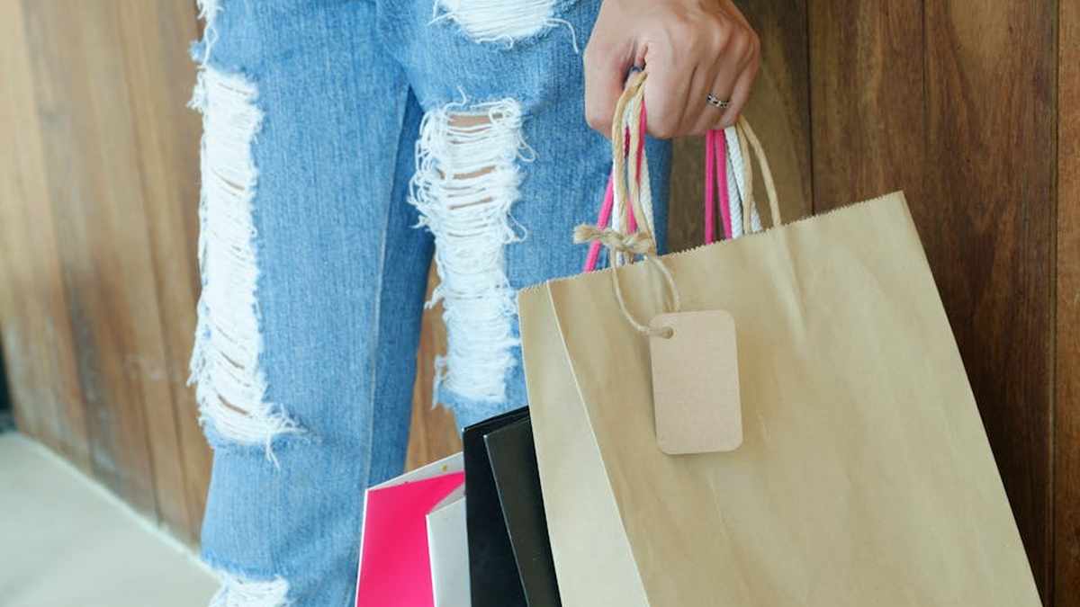 Everlane Way-High Jean vs Reformation Cynthia Jean: Sustainable Denim Showdown for the Conscious USA Shopper. - Product Review