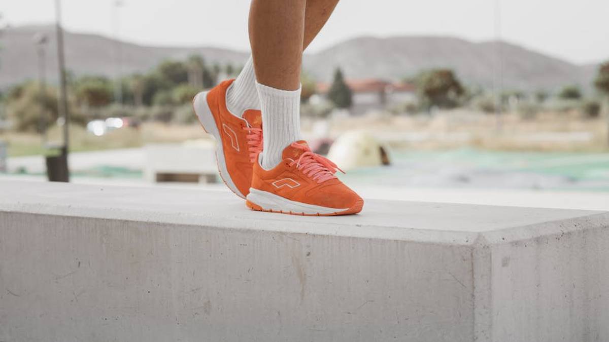 Finally, Sweat-Free Feet: My Review of [Brand Name] Moisture-Wicking Performance Socks for USA Runners - Product Review