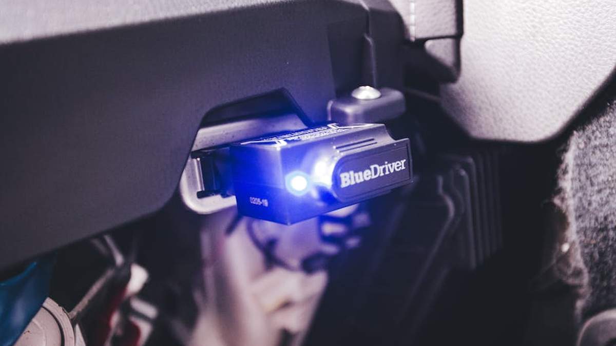 FIXD Premium Review: The Smartest Car Diagnostic Tool for American Owners in 2024? - Product Review