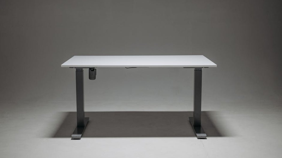 FlexiSpot E7 Pro Standing Desk Review: A USA Ergonomic Solution to Beat Back Pain and Boost Focus - Product Review