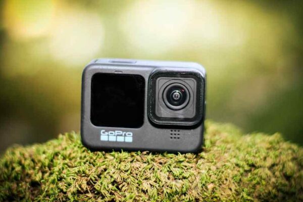 Goal Zero Yeti 1500X vs. Jackery Explorer 1000 Pro: Choose the Best Portable Power Station for Your USA Winter Overland Adventure - Product Review