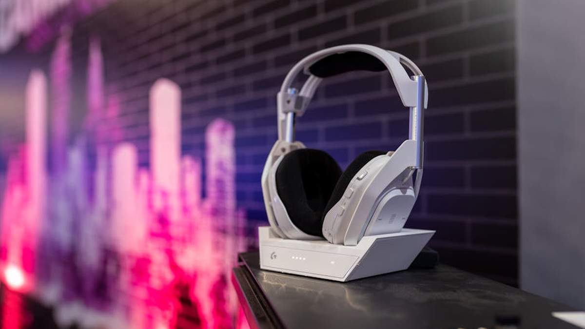 HyperX Cloud III Wireless Headset Review: Comfort, Audio & Value for American Gamers - Product Review
