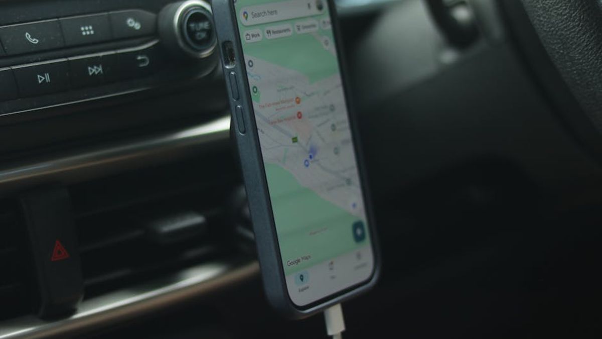 iOttie Easy One Touch 5 vs Peak Design Car Mount: Finding the Best Smartphone Holder for Your Ride - Product Review