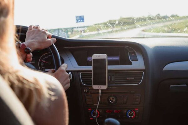 iOttie Easy One Touch 5 vs Spigen OneTap: Top Car Phone Mounts Compared for USA Commuters - Product Review