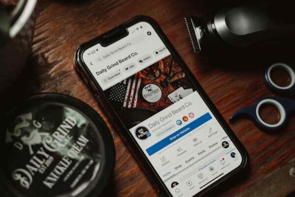 Jack Black Beard Oil vs. Cremo Beard & Scruff Oil: Which USA Grooming Essential Tames and Nourishes Your Winter Beard Best? - Product Review