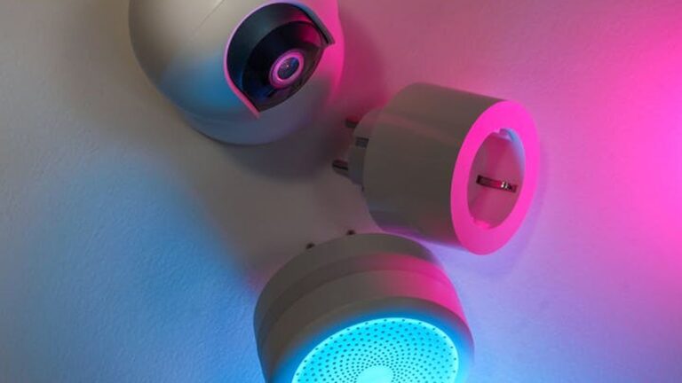 Kasa Smart Plug HS103 vs. Wemo Mini Smart Plug: Best WiFi Outlet for USA Daily Home Automation & Energy Saving? - Product Review