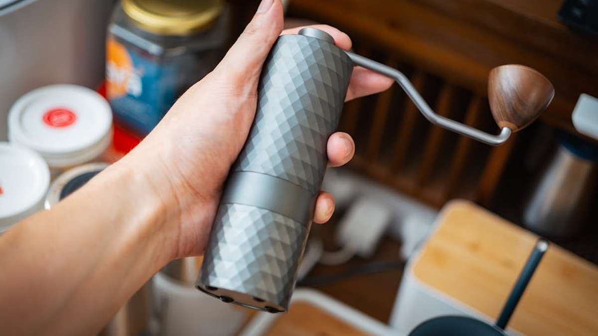 Keurig K-Elite vs. Cuisinart DCC-3200 PerfecTemp: The Ultimate USA Coffee Maker Showdown for Your Daily Brew - Product Review