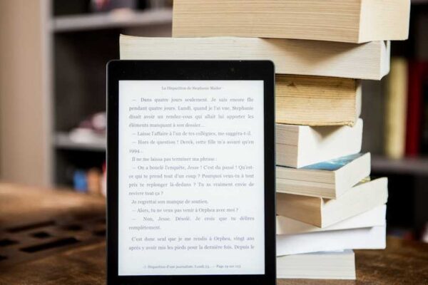 Kindle Paperwhite vs. Kobo Clara 2E: Best eReader for Daily Commutes and Avid Learners in the USA? - Product Review