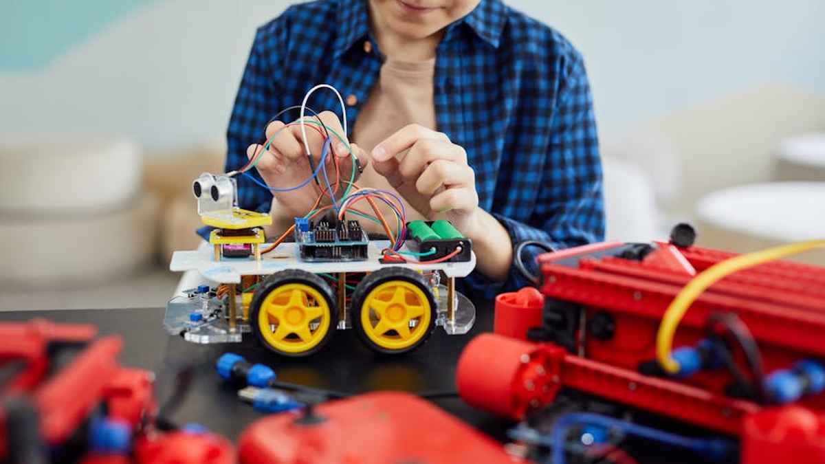 LEGO Boost Creative Toolbox vs. Osmo Coding Starter Kit: Ultimate Showdown for USA Kids' STEM Problem Solving - Product Review