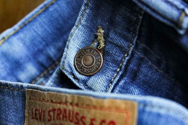 Levi's 501 Original vs. Everlane Original Cheeky Jean: Finding Your Perfect Everyday Denim - Product Review