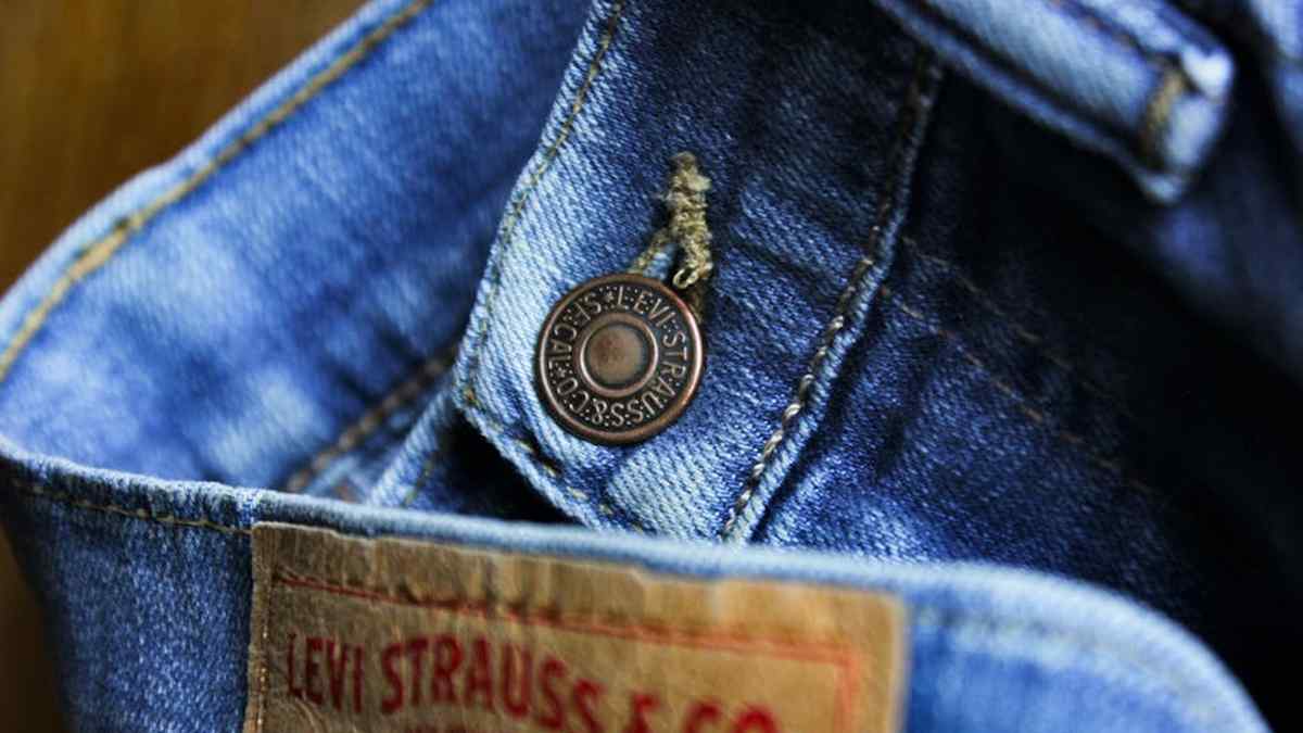 Levi's 501 vs Madewell Perfect Vintage: Decoding the Top Straight-Leg Jeans for Your American Wardrobe. - Product Review