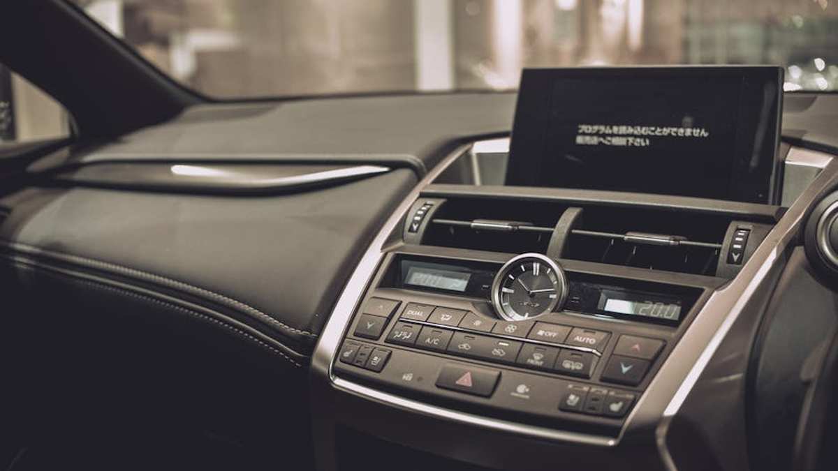 Levoit Core 300S Air Purifier Review: The USA's Go-To for Tackling Seasonal Allergies & Pet Dander? - Product Review